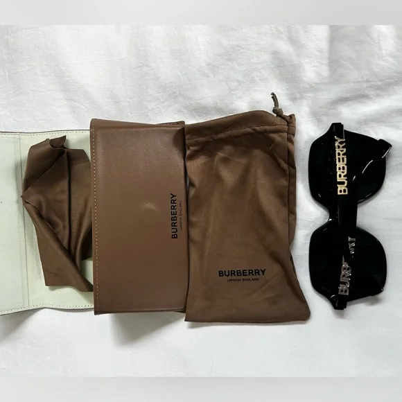 NWOT Burberry Sunglasses - Picture 3 of 5